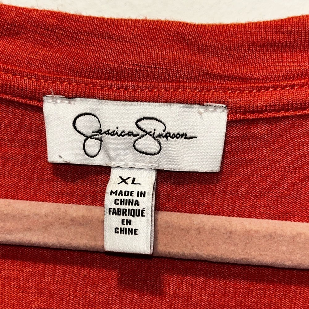 Jessica Simpson Women's Orange V‑Neck Cap Sleeve T Shirt - Picture 2 of 4